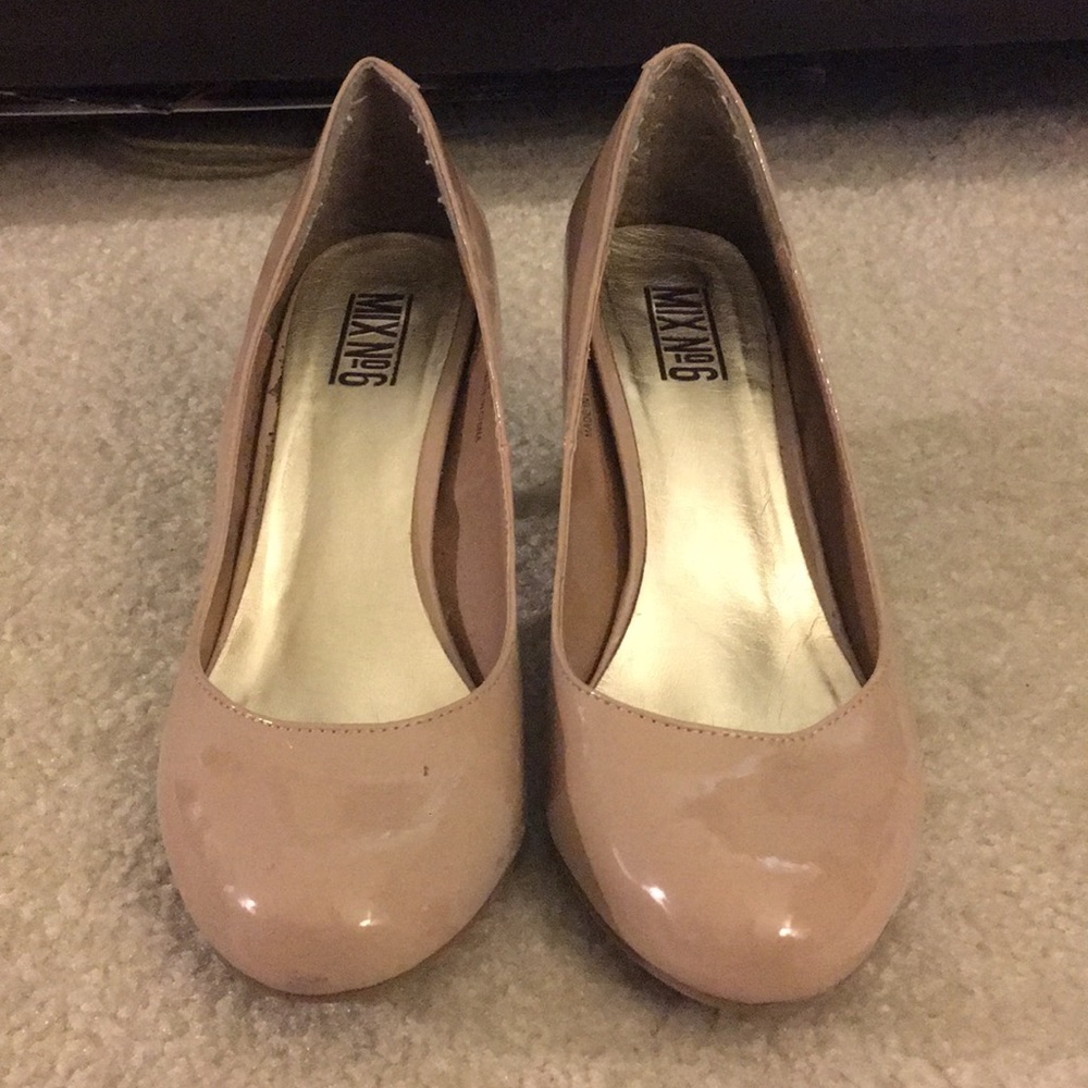 Round Toed Patent Blush Pumps